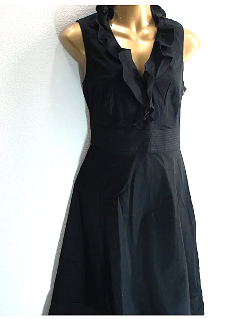 White House Black Market BLack Ruffle Neck Sleeveless Dress size 4 NWOT